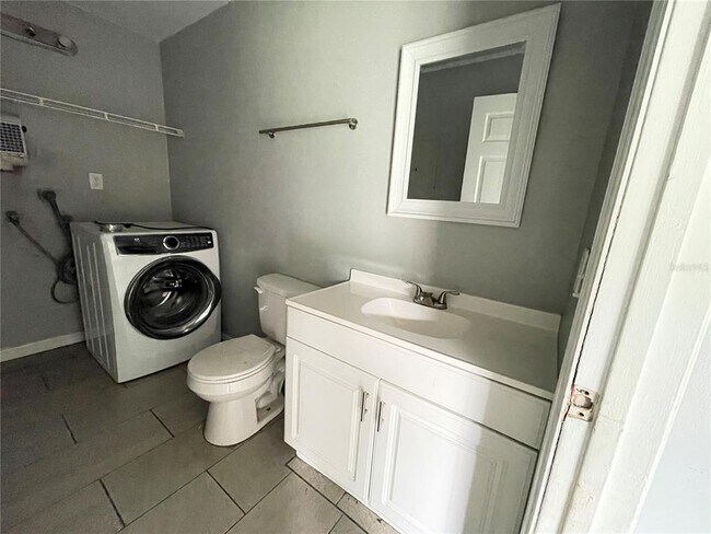 Building Photo - 1223 CR 463
