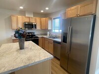 Building Photo - First Month Free   Newly Built Townhouse