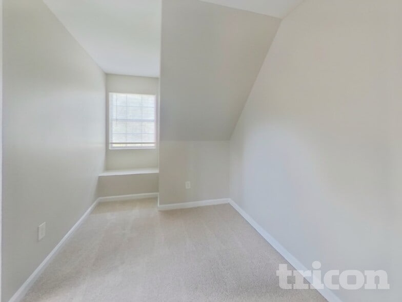 Building Photo - 3912 Laurel Bend Dr