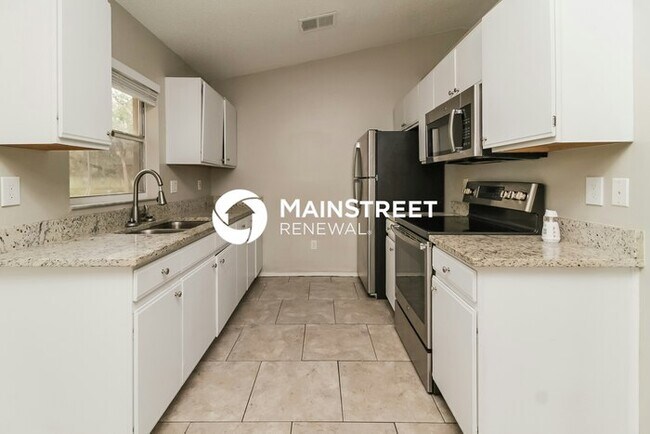 Building Photo - 3 Bedroom Pet-Friendly Home in Sanford, FL with Main Street Renewal