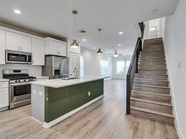 Building Photo - 3536 Rebecca St