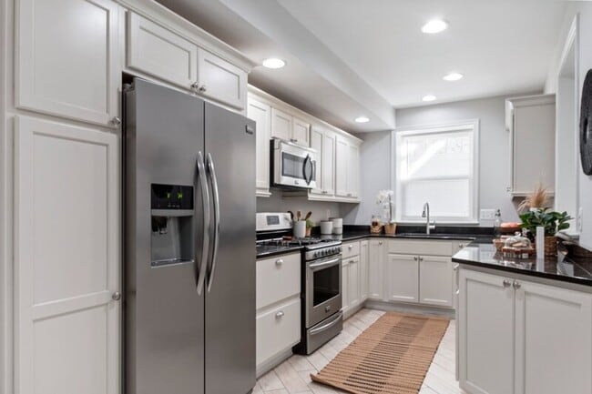 Building Photo - 229 S Wolfe St