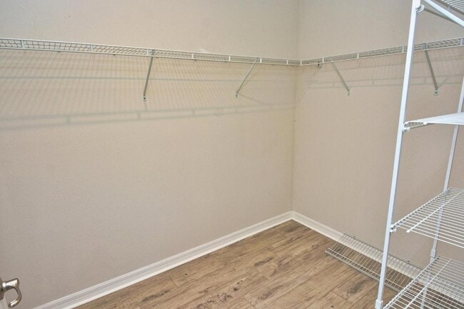 Building Photo - 3524 Carriage Pointe Cir