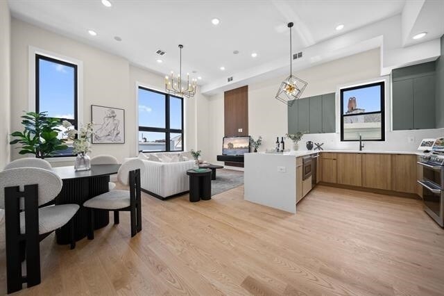 Building Photo - 27 Graham St