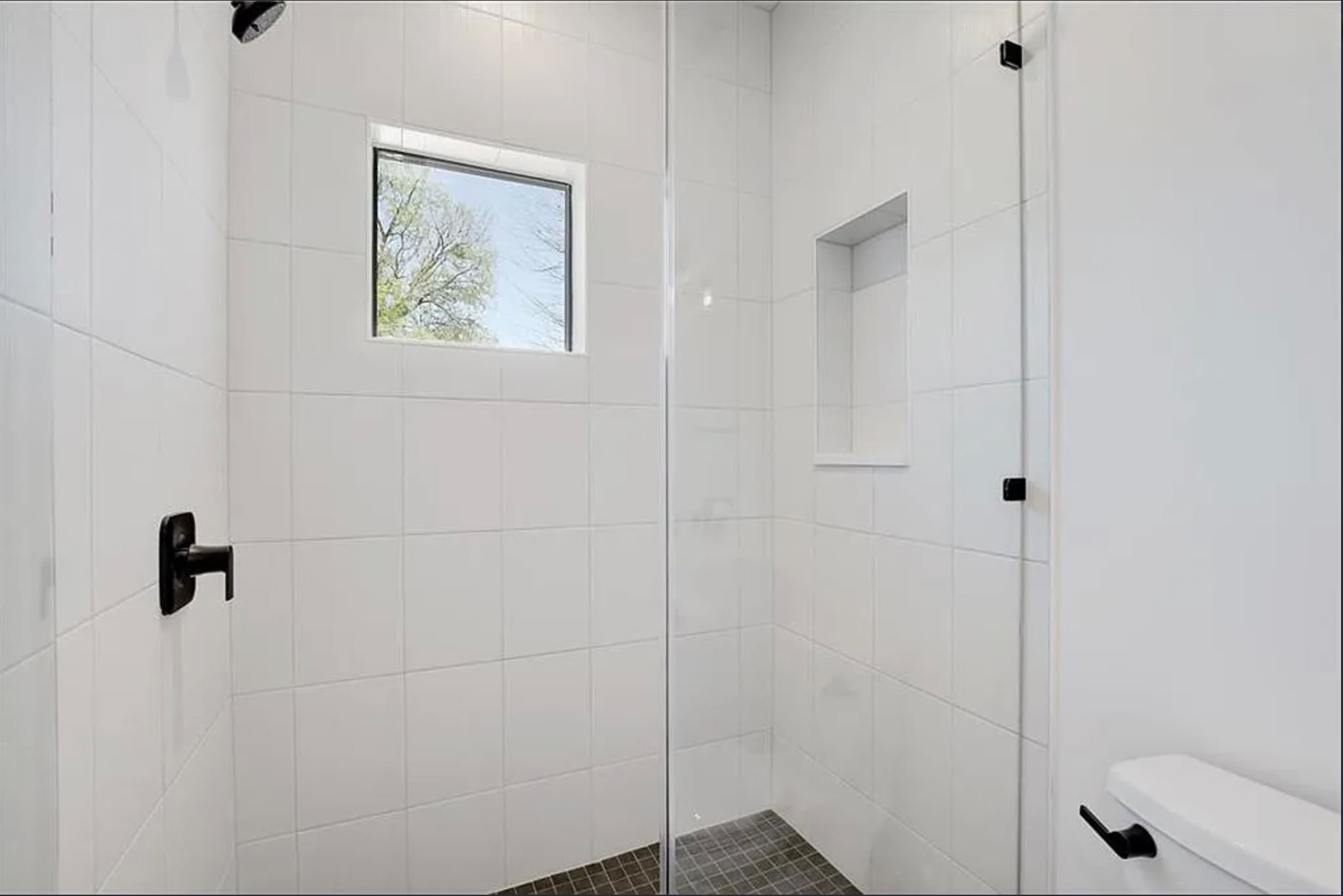 Building Photo - 2423 Wilson St