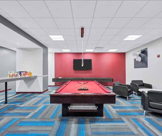 Building Photo - 2200a Crystal Dr