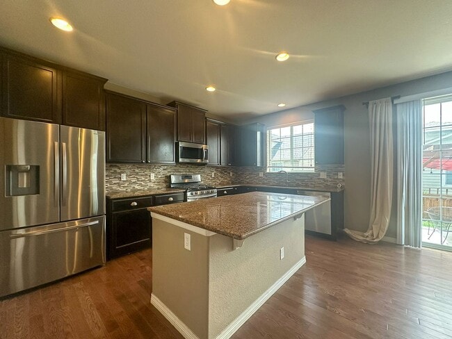 Building Photo - 4bd house in a heart of Dove Village!