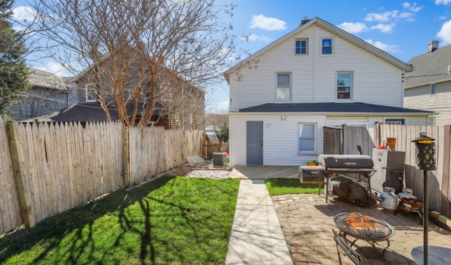 Building Photo - Stunning & Spacious 3 Bed/2 Bath Hampden Home - Fenced Backyard!