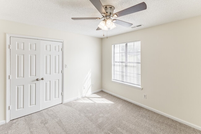 Building Photo - 1601 Sparkman Dr NW