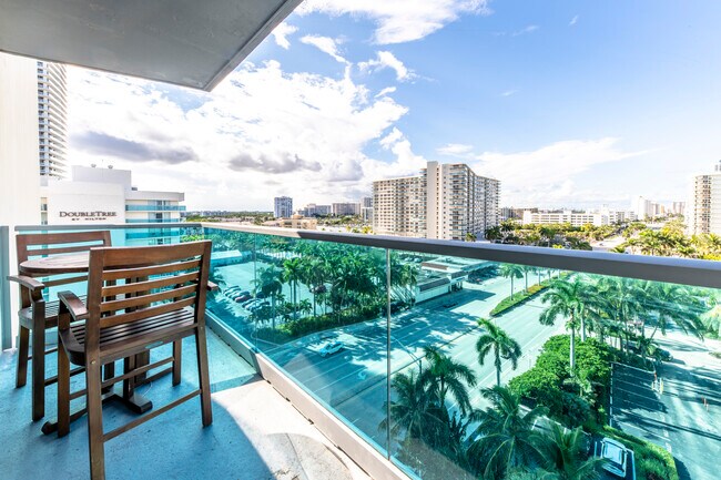 Building Photo - 4001 S Ocean Dr