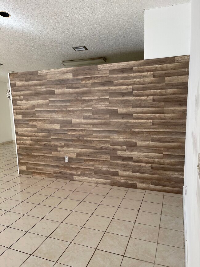 Building Photo - 18800 NW 84th Ave