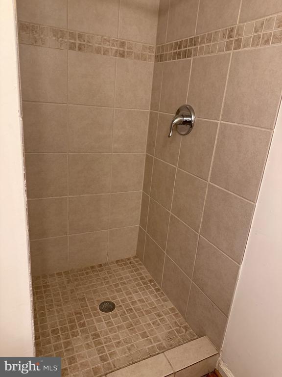 Building Photo - 5491 Prince William Ct