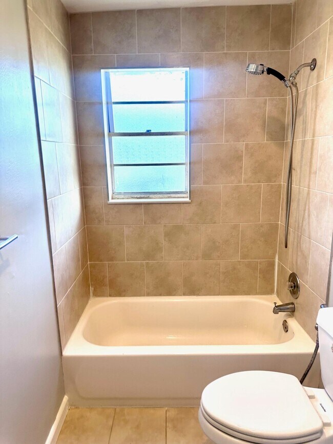 Building Photo - 9326 Sunrise Dr