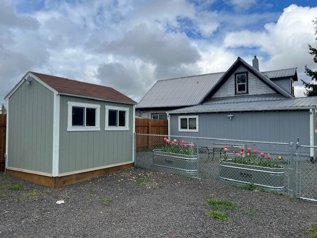 Building Photo - 1153 W Hendrickson Rd