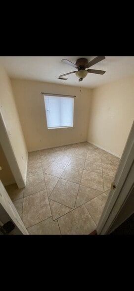 Building Photo - 23 Lakeview Dr