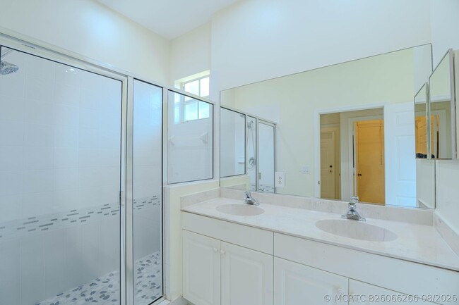 Building Photo - 5733 NW 119th Dr