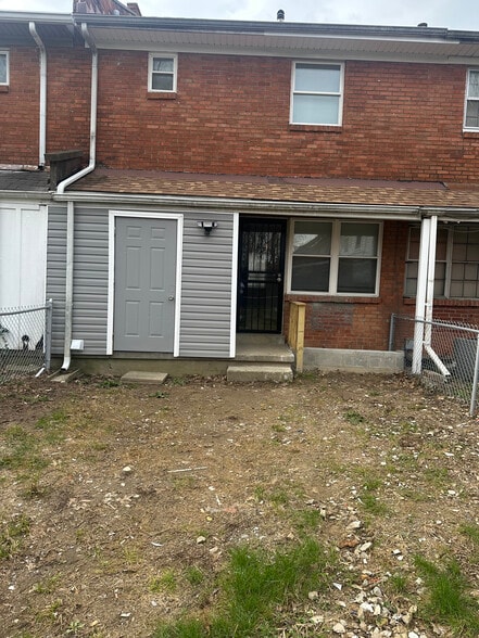Building Photo - 3427 Young Ave