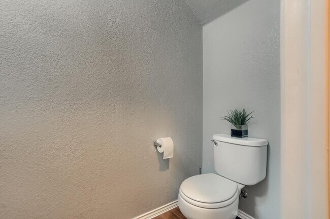 Building Photo - 301 Gulfstream Dr