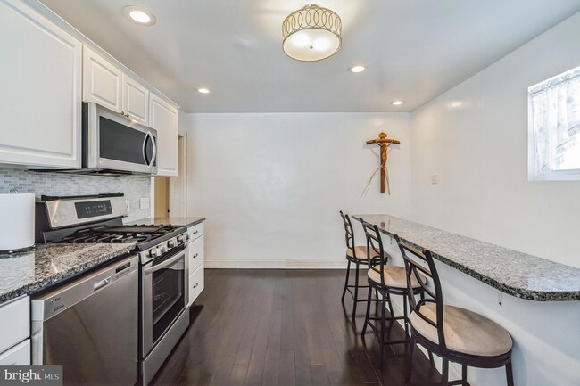 Building Photo - 6774 Ridge Ave