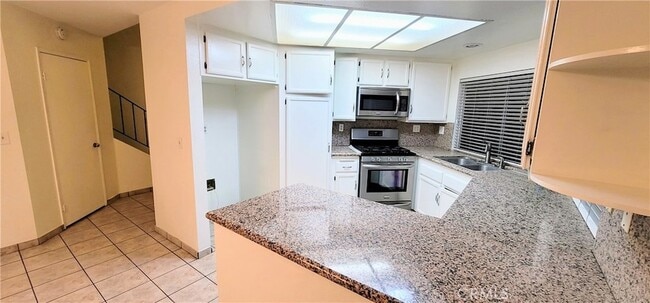 Building Photo - 14644 Bella Courte