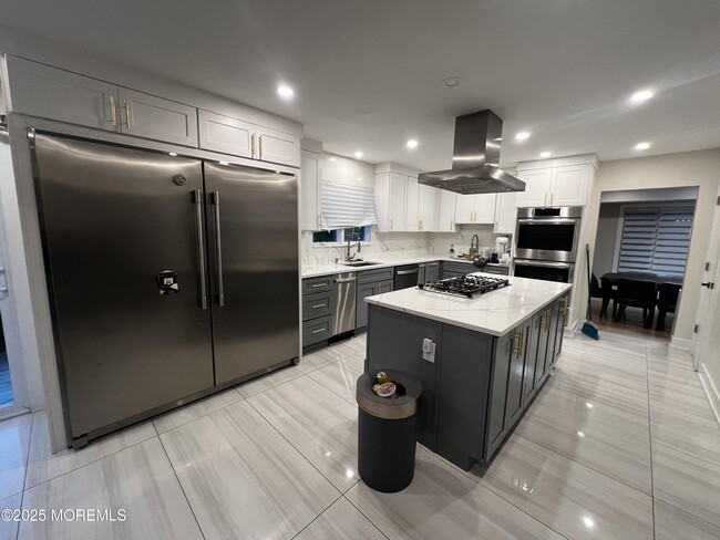 Building Photo - 799 Bowyer Ave