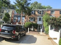 Building Photo - Fantastic Location Dream House.