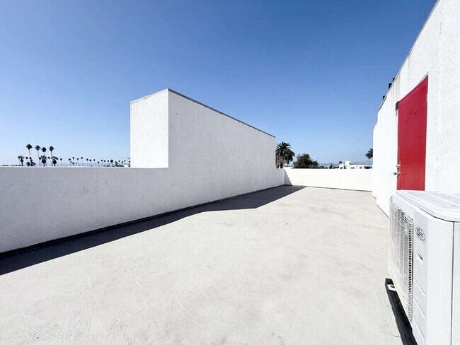 Building Photo - 1258 Leighton Ave