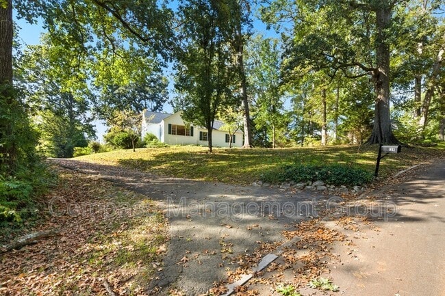 Building Photo - 139 Druid Dr