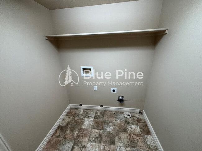 Building Photo - 1207 N Drystone Dr