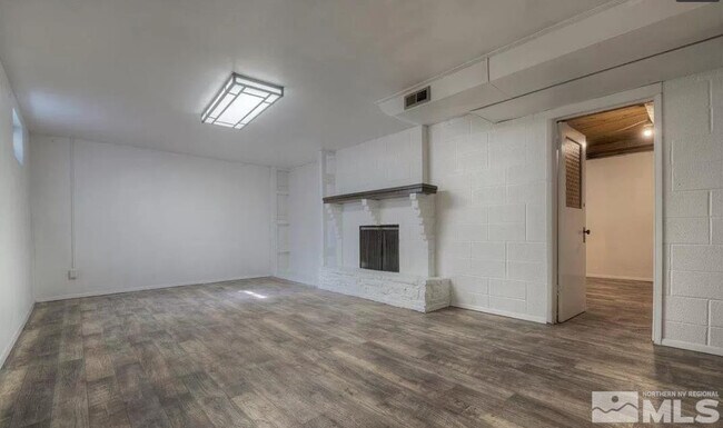 Building Photo - 965 Grandview Ave