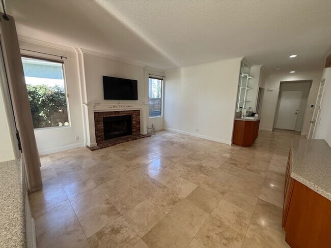Building Photo - Over 3000 sq feet in Trabuco Canyon