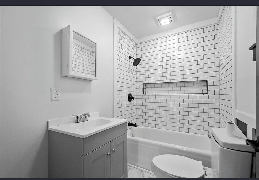 Building Photo - 143 Chalfont St