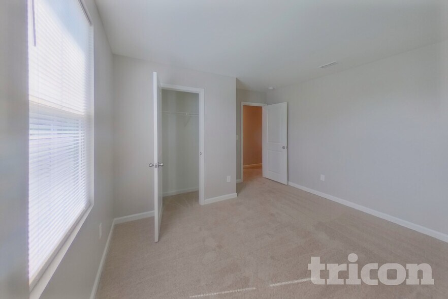 Building Photo - 5772 Camp Ct