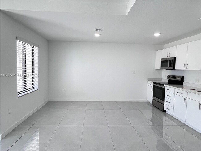 Building Photo - 14559 SW 261 St Ter