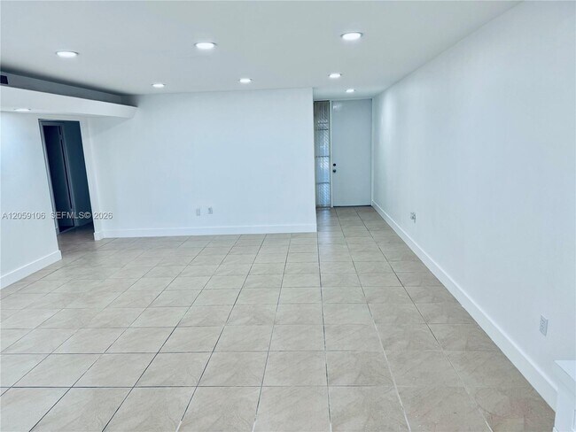 Building Photo - 7011 Crown Gate Ct