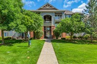 Building Photo - Stylish Longmont Condo with Vaulted Ceilings and Modern Upgrades
