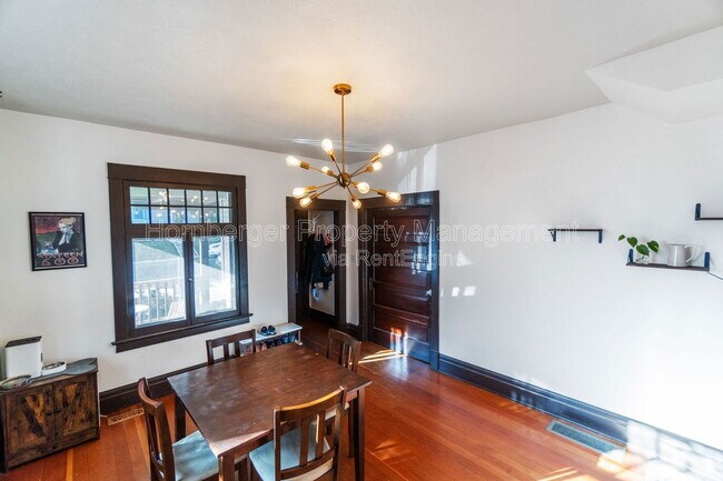 Building Photo - 1311 E 16th Ave