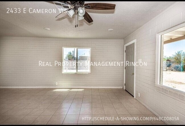 Building Photo - 2433 E Cameron Vista