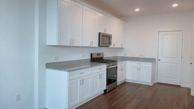 Building Photo - 10212 Gates Ml Rd