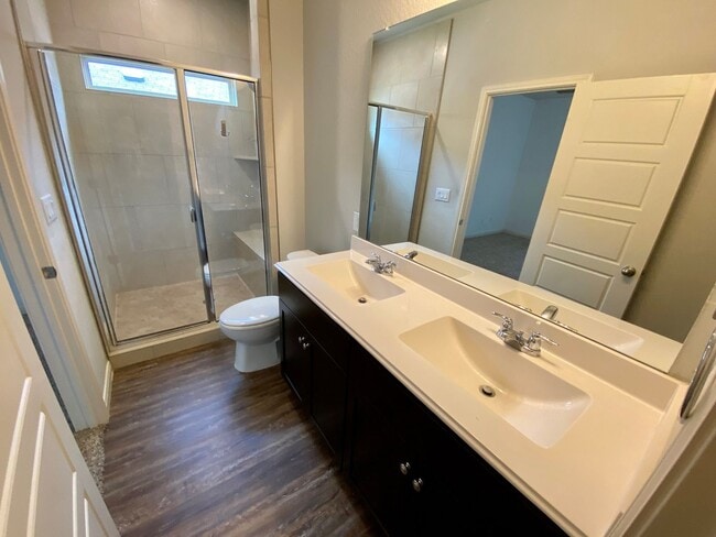 Building Photo - Great space w/ upstairs loft area as well!...