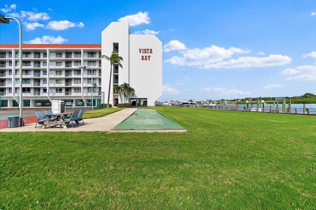 Building Photo - 19111 Vista Bay Dr