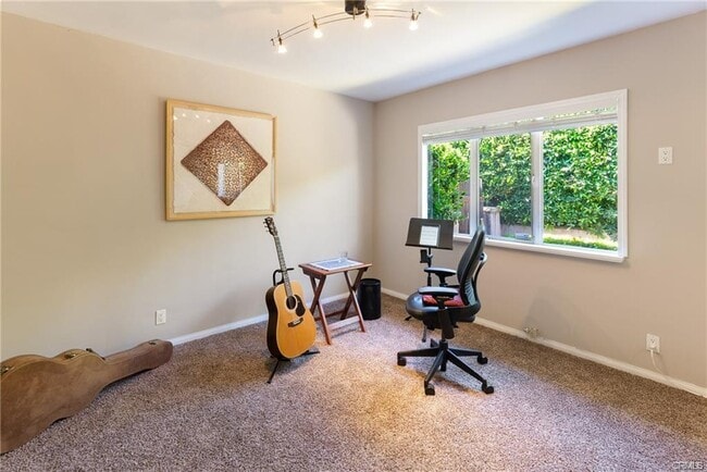 Building Photo - 5655 Katherine Ave