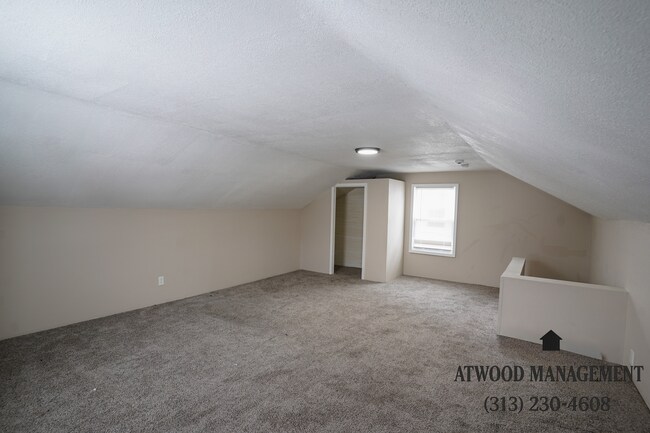 Building Photo - This beautifully updated 3-bedroom, 1-bath single-family home is ready for move-in!