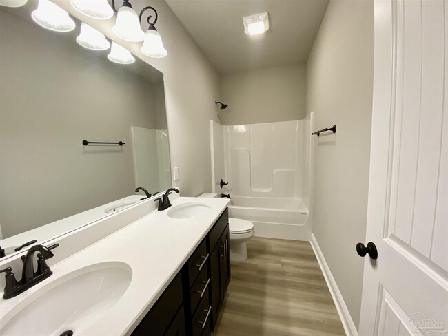 Building Photo - 831 Avellanas Dr