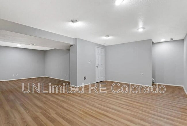Building Photo - 7121 E Briarwood Cir