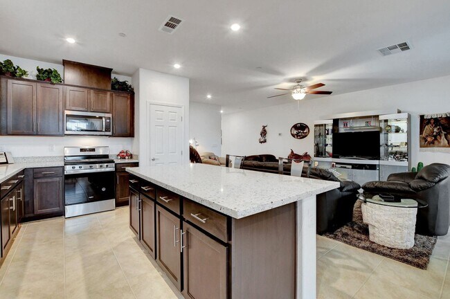 Building Photo - Beautiful Energy Star Home in Skye Hills