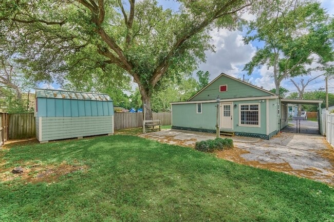 Building Photo - 711 Granberry St