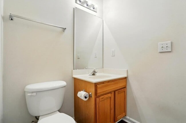 Building Photo - 7420 Abigail Glen Dr