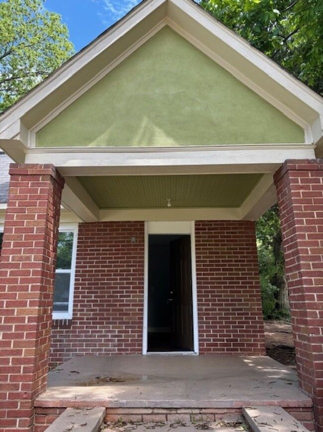 Primary Photo - The Beer Can House
