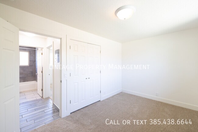 Building Photo - 1223 Emery-B